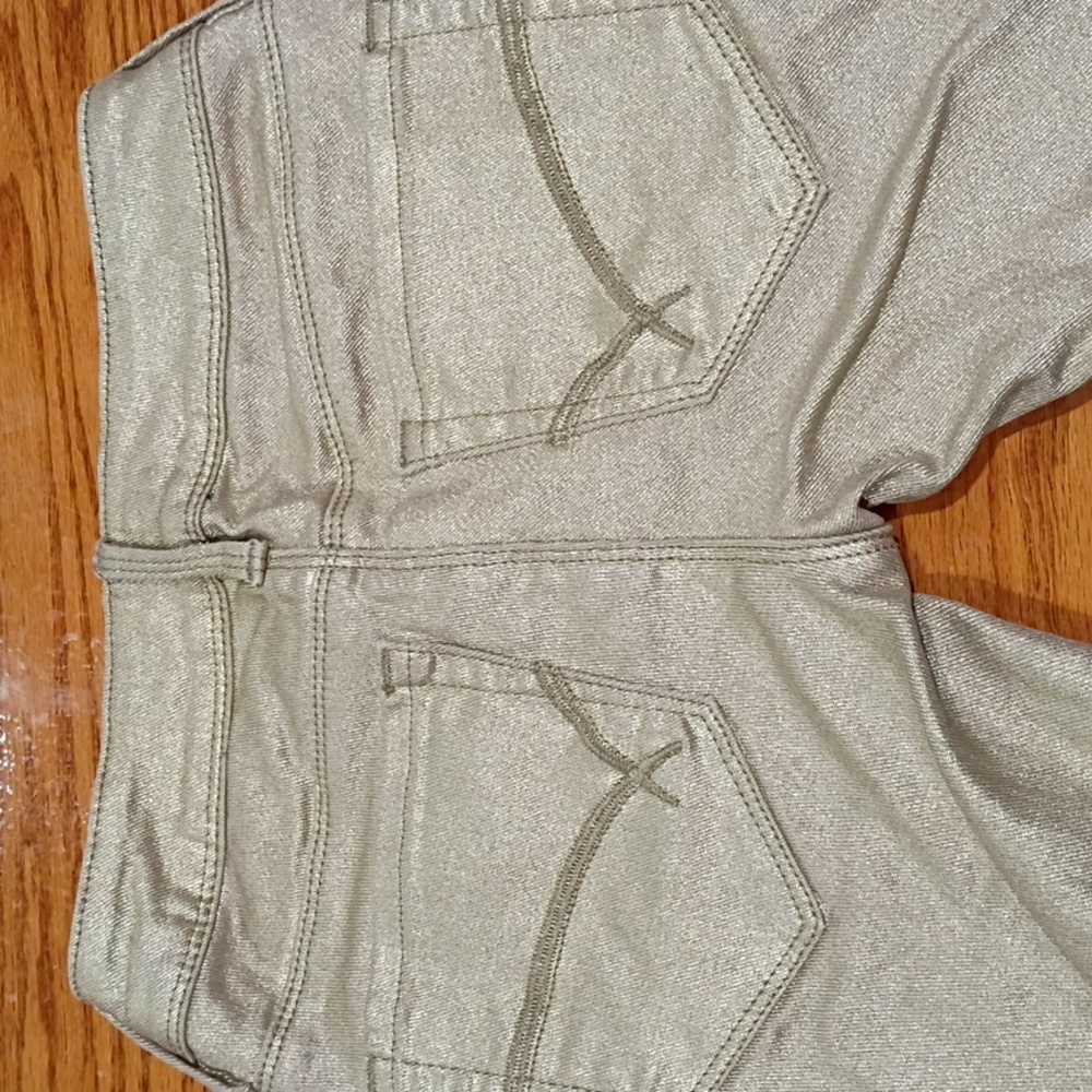 Bullhead Lowrise Skinny Gold Jeans - Picture 5 of 5